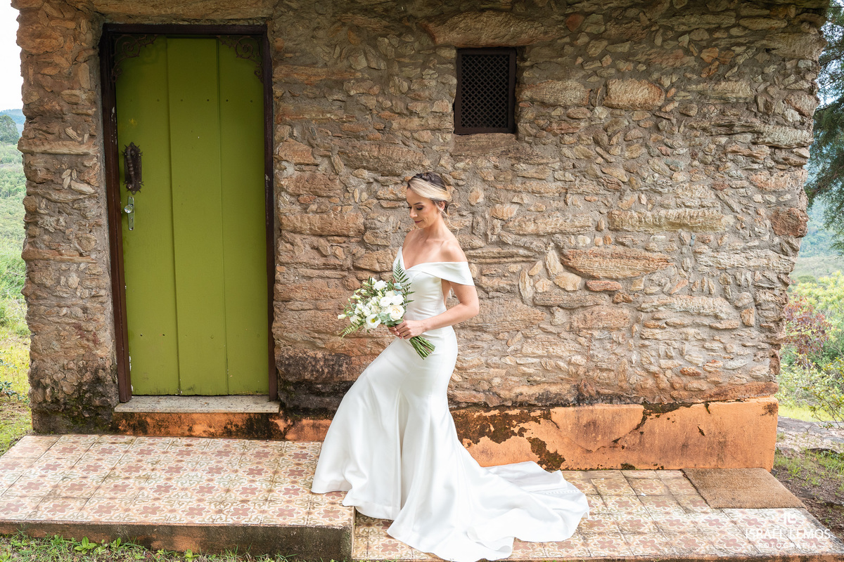 Ensaio fotografico de casal na cidade de lavras novas Ouro Preto com fotos perfeitas do fotografo Israel Lemos fotografia