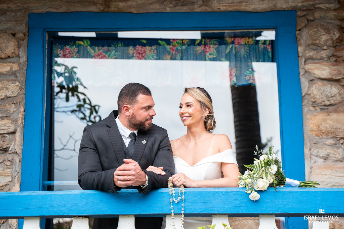 Ensaio fotografico de casal na cidade de lavras novas Ouro Preto com fotos perfeitas do fotografo Israel Lemos fotografia
