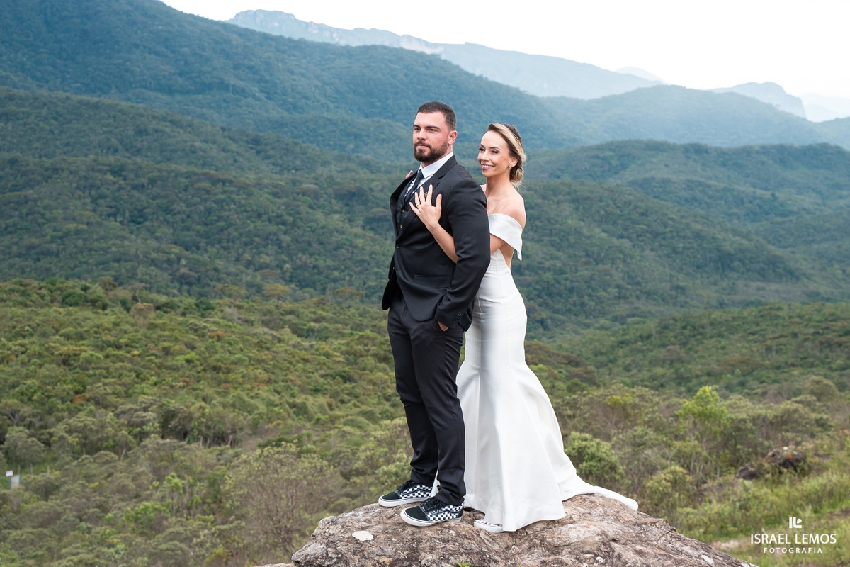 Ensaio fotografico de casal na cidade de lavras novas Ouro Preto com fotos perfeitas do fotografo Israel Lemos fotografia