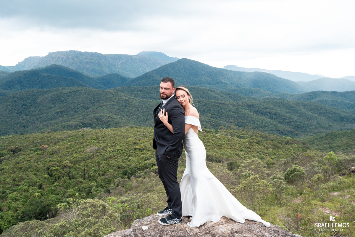 Ensaio fotografico de casal na cidade de lavras novas Ouro Preto com fotos perfeitas do fotografo Israel Lemos fotografia