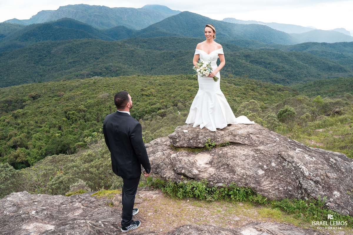 Ensaio fotografico de casal na cidade de lavras novas Ouro Preto com fotos perfeitas do fotografo Israel Lemos fotografia