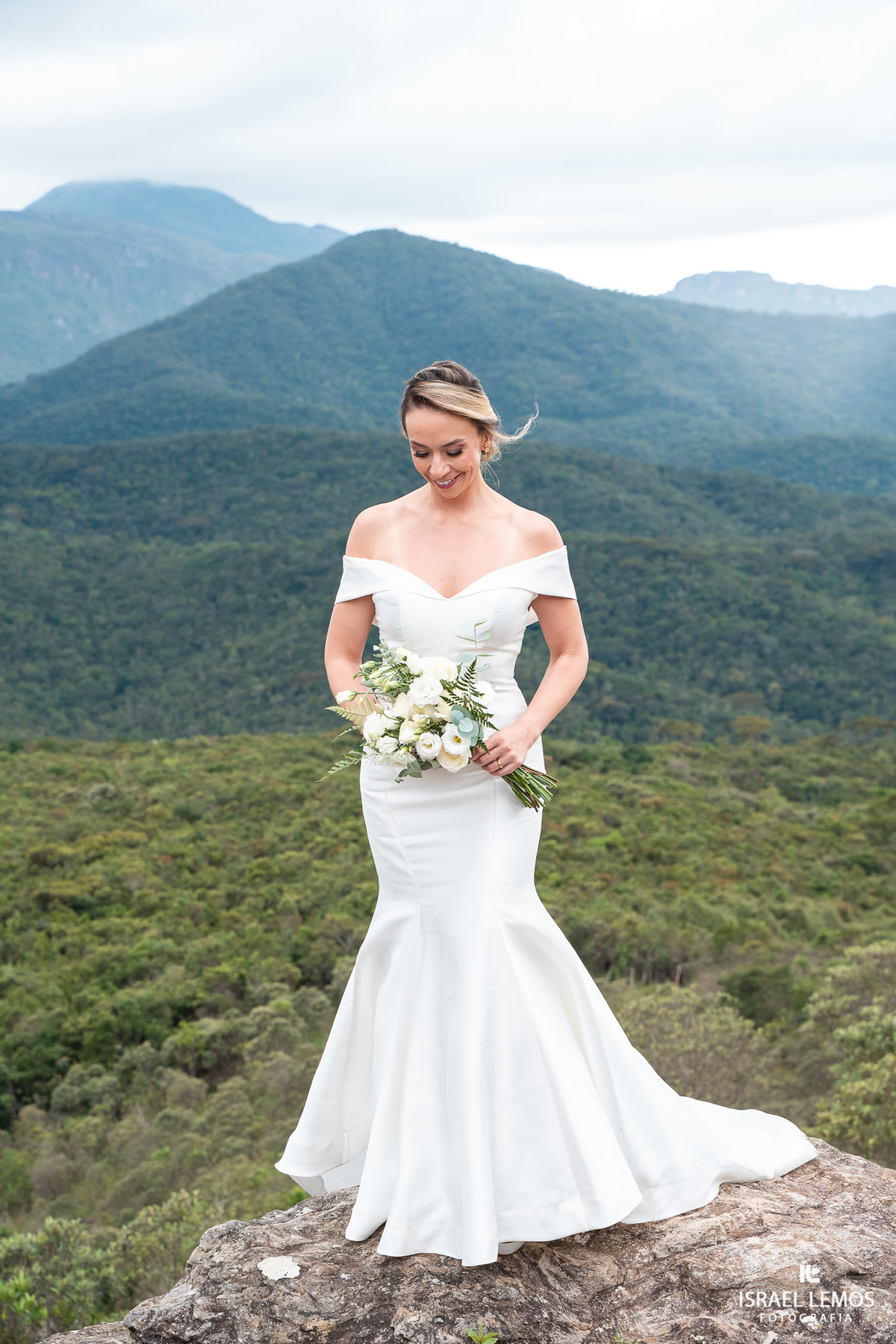 Ensaio fotografico de casal na cidade de lavras novas Ouro Preto com fotos perfeitas do fotografo Israel Lemos fotografia