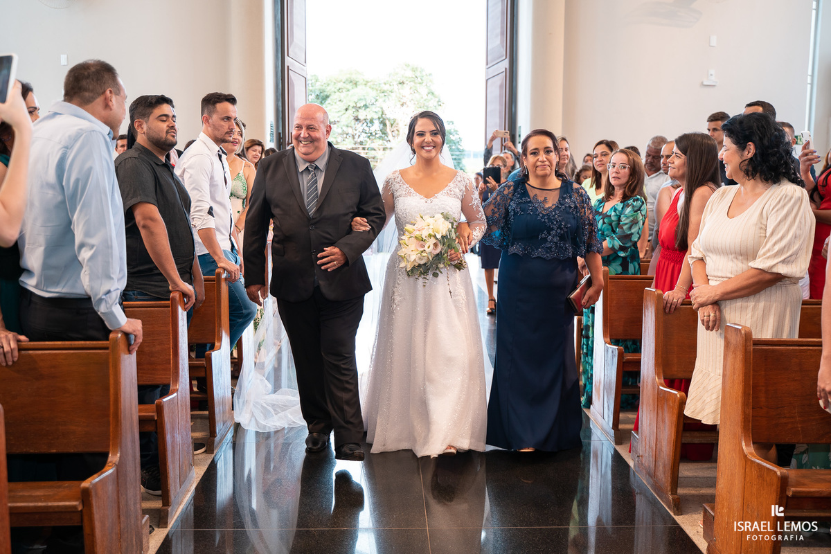 Fotografo de casamento em para de minas Israel Lemos fotografia fz lindo casamento na igreja de sao Pedro para de minas