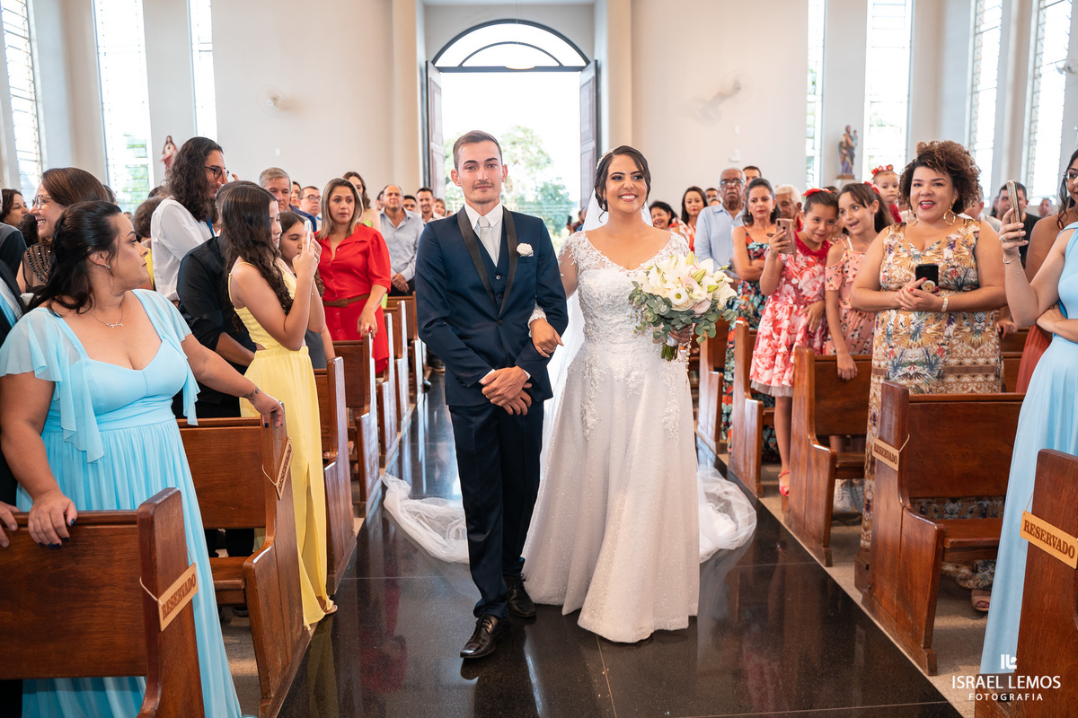 Fotografo de casamento em para de minas Israel Lemos fotografia fz lindo casamento na igreja de sao Pedro para de minas