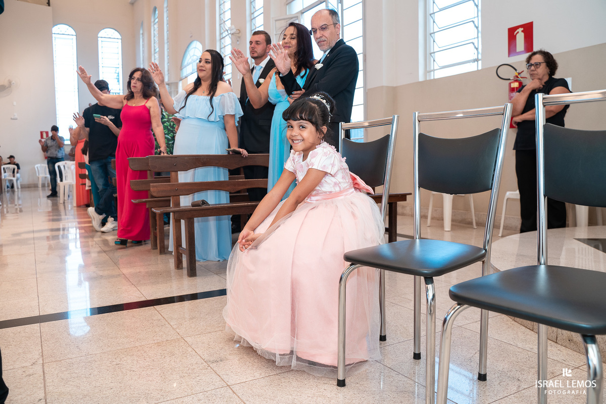 Fotografo de casamento em para de minas Israel Lemos fotografia fz lindo casamento na igreja de sao Pedro para de minas