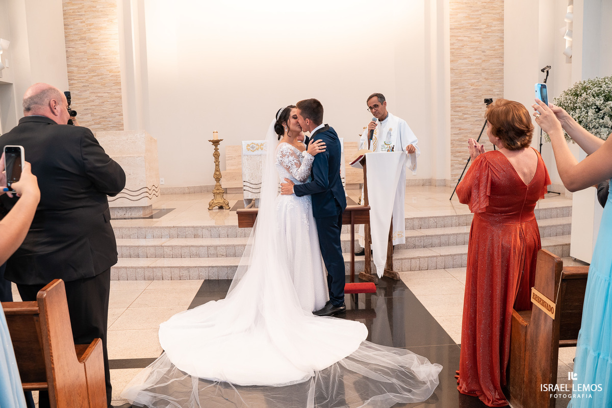 Fotografo de casamento em para de minas Israel Lemos fotografia fz lindo casamento na igreja de sao Pedro para de minas