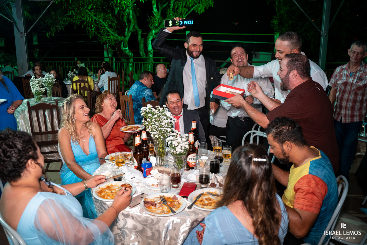 recepção casamento Fotografo de casamento em para de minas Israel Lemos fotografia fz lindo casamento na igreja de sao Pedro para de minas
