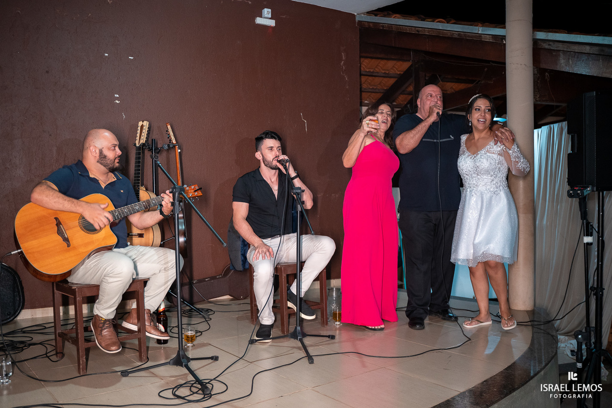 recepção casamento Fotografo de casamento em para de minas Israel Lemos fotografia fz lindo casamento na igreja de sao Pedro para de minas