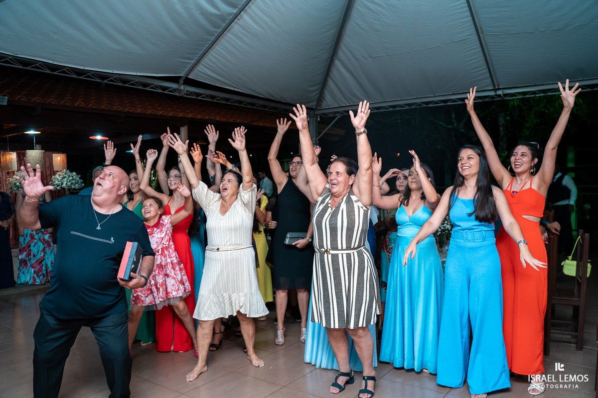 recepção casamento Fotografo de casamento em para de minas Israel Lemos fotografia fz lindo casamento na igreja de sao Pedro para de minas