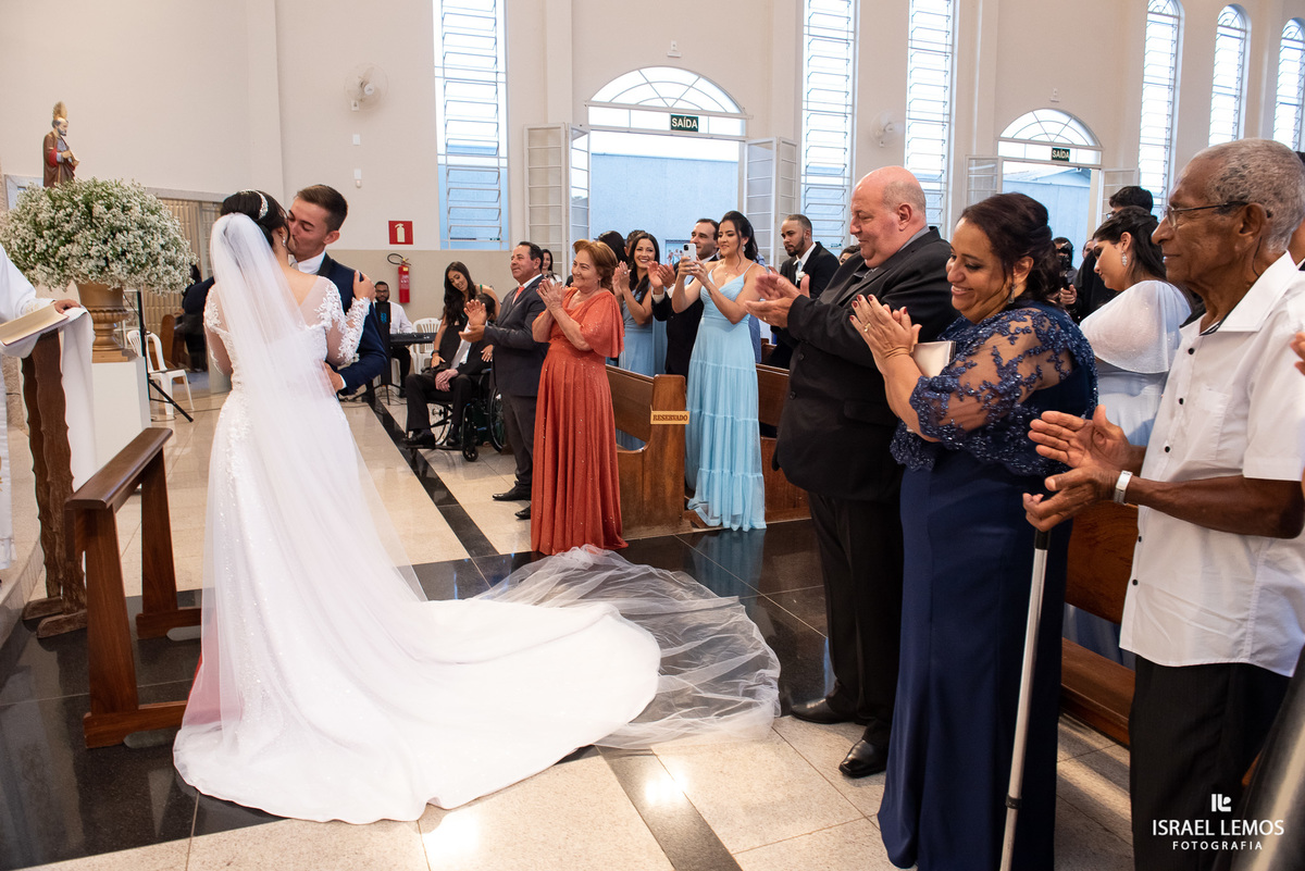 Fotografo de casamento em para de minas Israel Lemos fotografia fz lindo casamento na igreja de sao Pedro para de minas