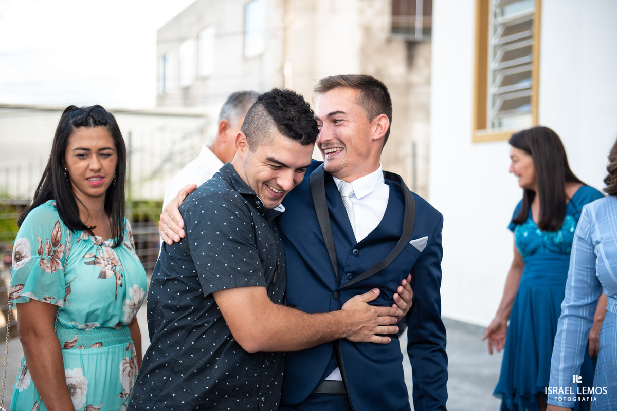 Terno de noivo para casamento em para de minas