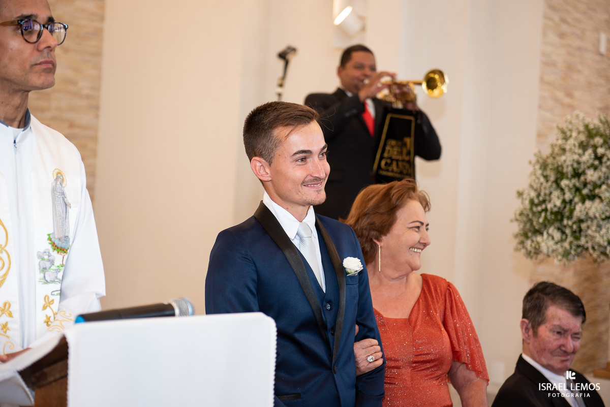 Fotografo de casamento em para de minas Israel Lemos fotografia fz lindo casamento na igreja de sao Pedro para de minas