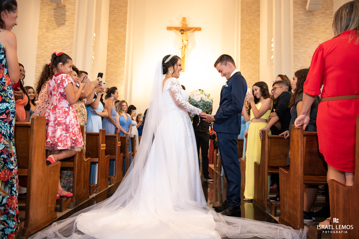 Fotografo de casamento em para de minas Israel Lemos fotografia fz lindo casamento na igreja de sao Pedro para de minas
