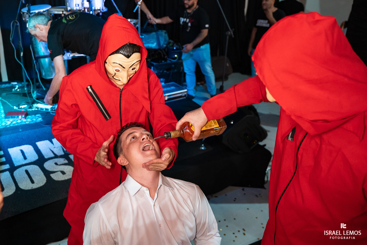 la casa de papael invade casamento