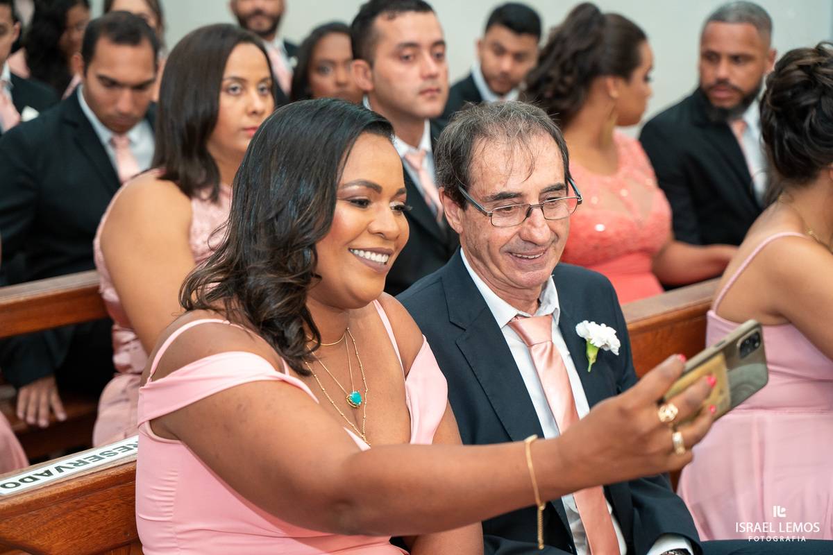 Fotografo de casamento faz fotos lindas na igreja N. S. das graças  em Para de Minas Israel Lemos fotografo