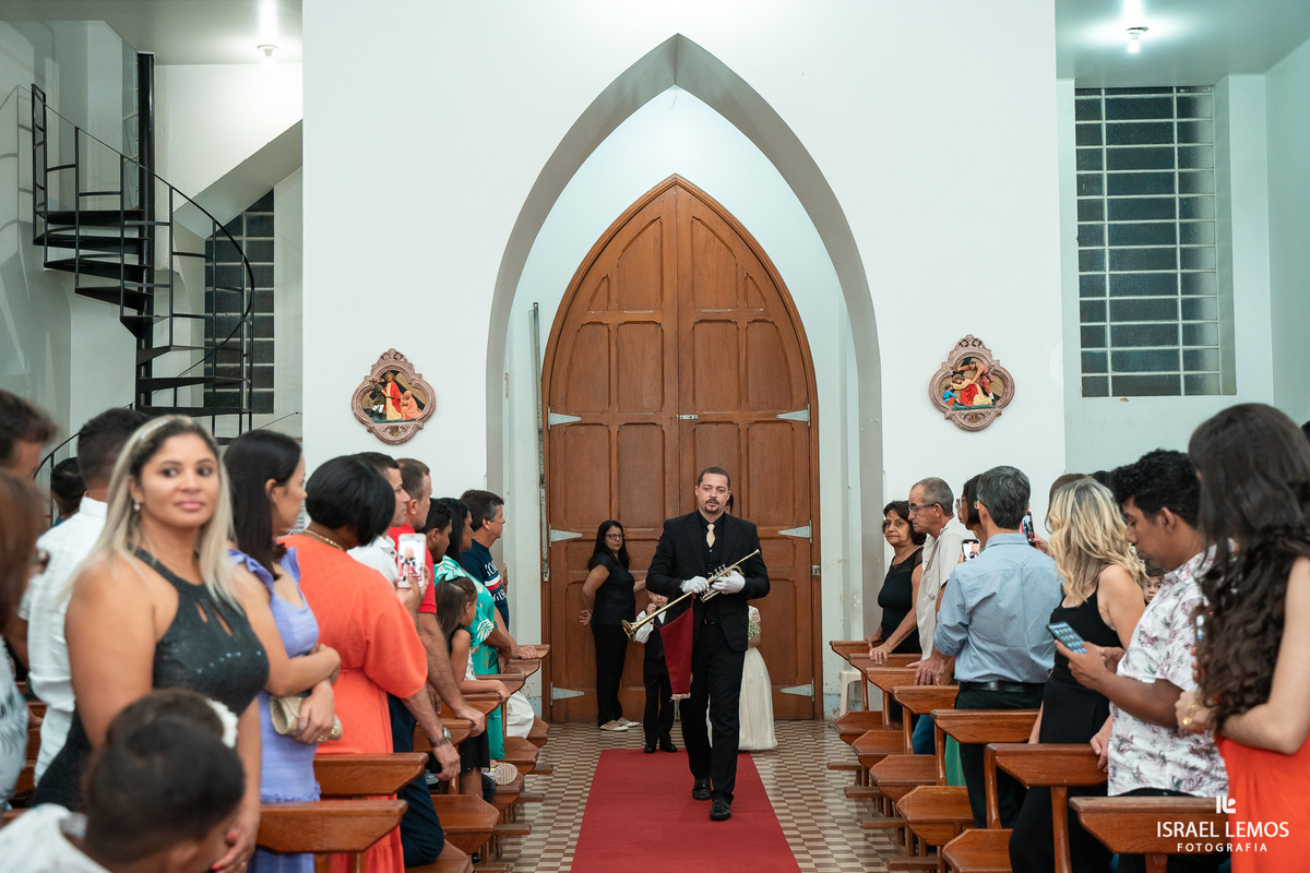 Fotografo de casamento faz fotos lindas na igreja N. S. das graças  em Para de Minas Israel Lemos fotografo