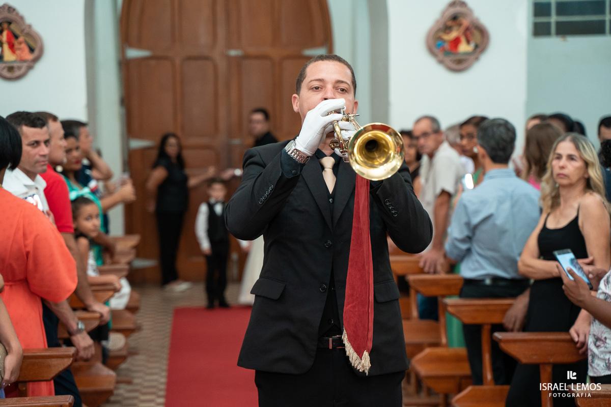 Fotografo de casamento faz fotos lindas na igreja N. S. das graças  em Para de Minas Israel Lemos fotografo