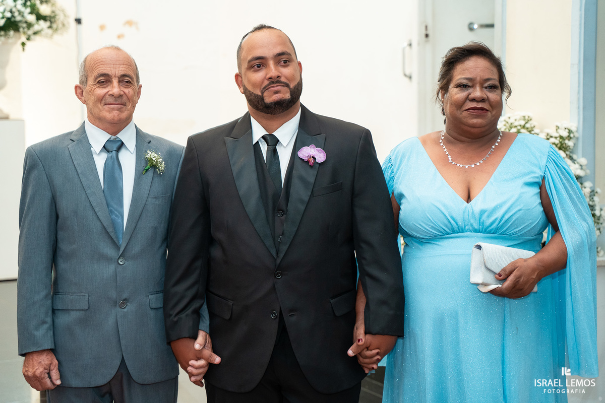 Fotografo de casamento faz fotos lindas na igreja N. S. das graças  em Para de Minas Israel Lemos fotografo