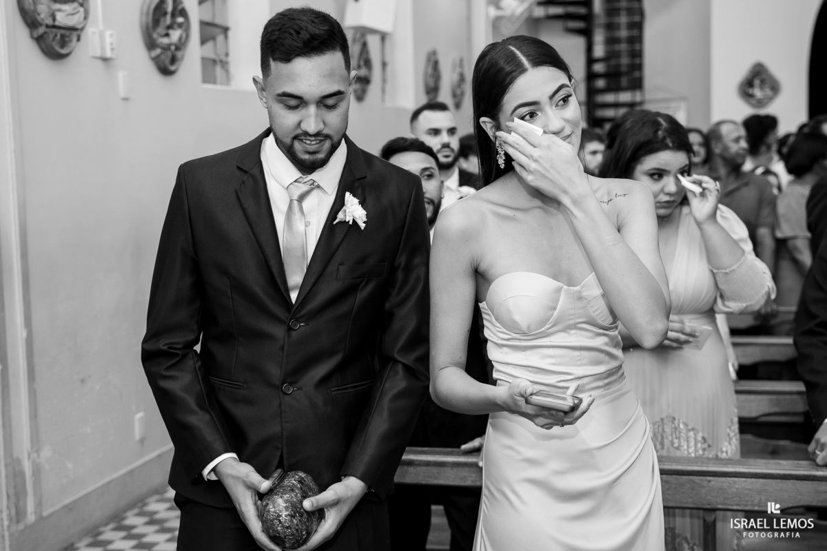 Fotografo de casamento faz fotos lindas na igreja N. S. das graças  em Para de Minas Israel Lemos fotografo