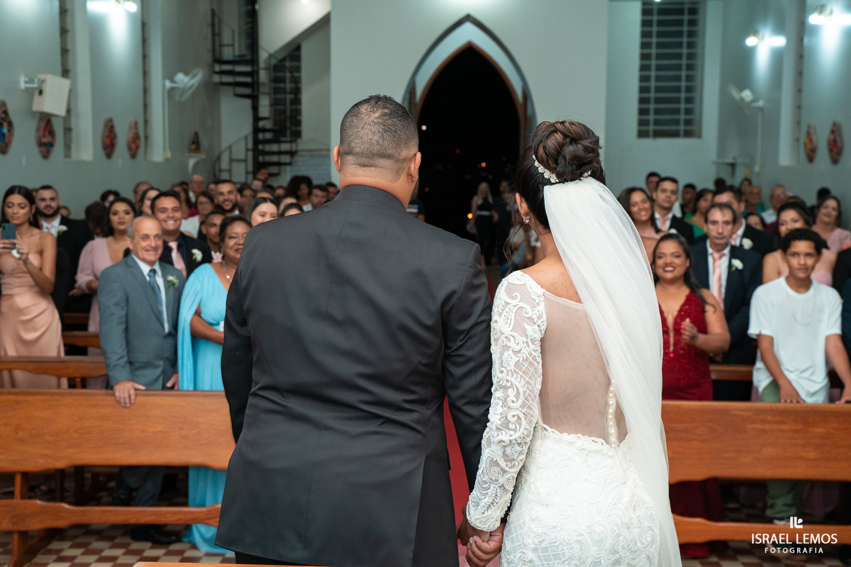Fotografo de casamento faz fotos lindas na igreja N. S. das graças  em Para de Minas Israel Lemos fotografo