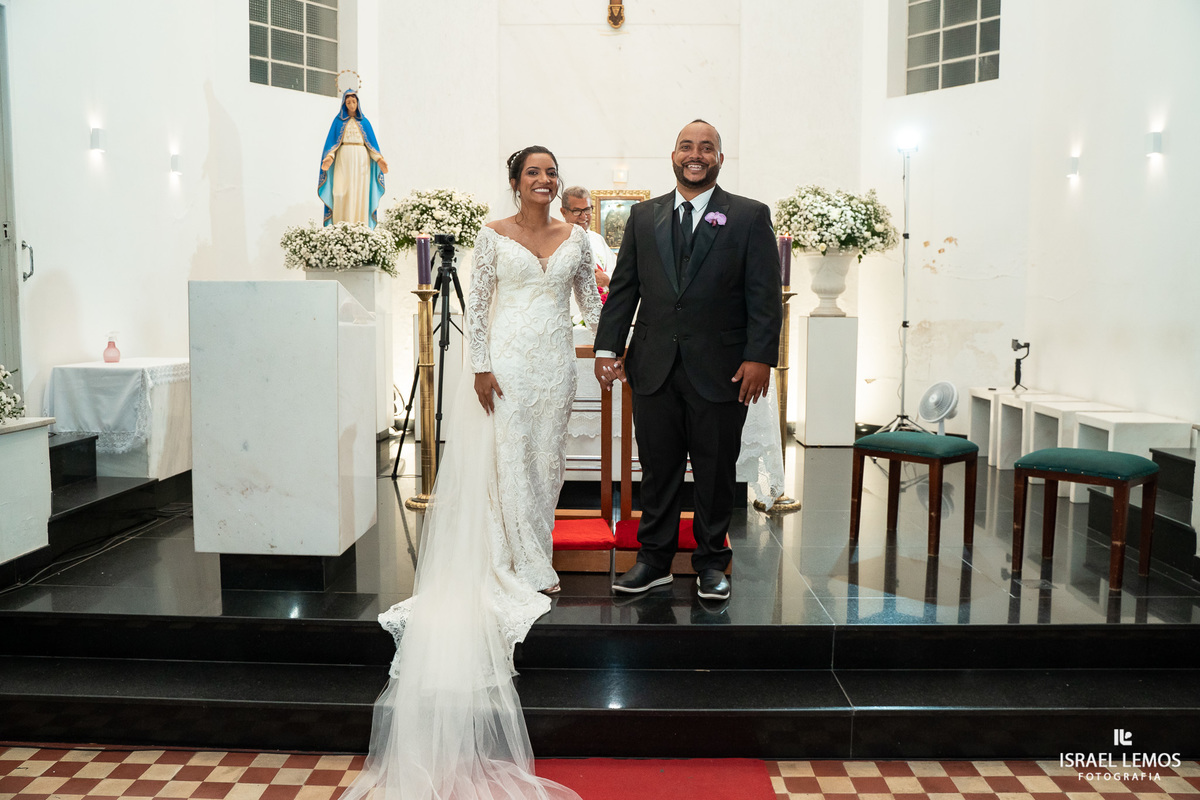 Fotografo de casamento faz fotos lindas na igreja N. S. das graças  em Para de Minas Israel Lemos fotografo