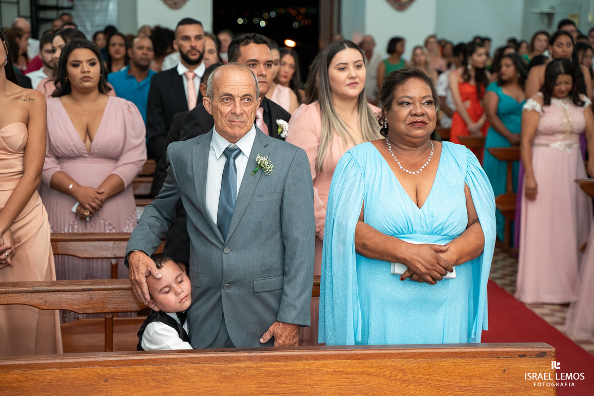 Fotografo de casamento faz fotos lindas na igreja N. S. das graças  em Para de Minas Israel Lemos fotografoFotografo de casamento faz fotos lindas na igreja N. S. das graças  em Para de Minas Israel Lemos fotografo