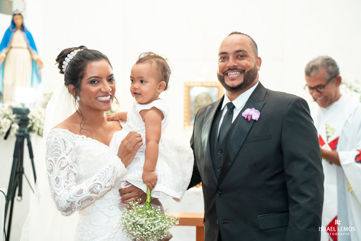Fotografo de casamento faz fotos lindas na igreja N. S. das graças  em Para de Minas Israel Lemos fotografo