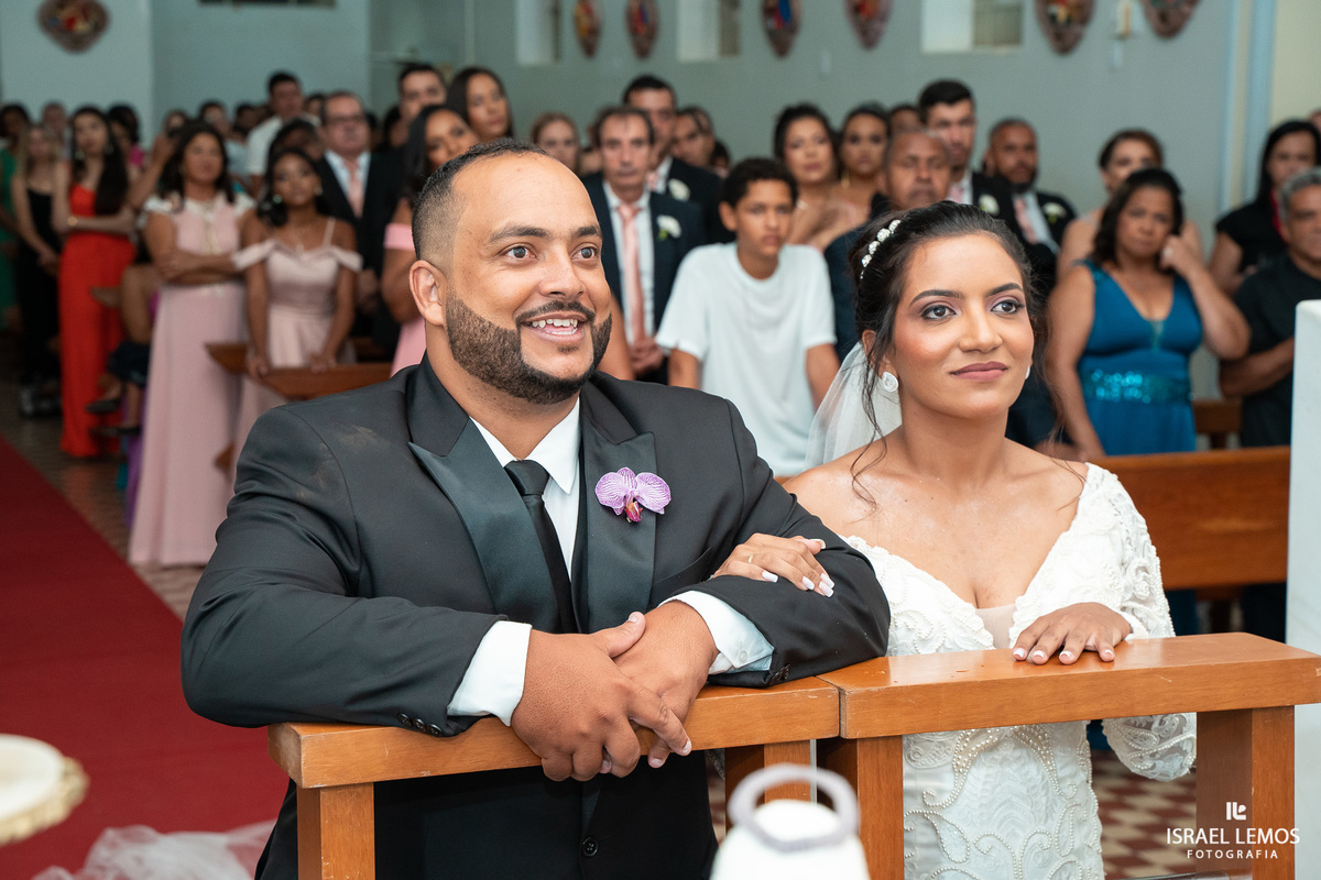 Fotografo de casamento faz fotos lindas na igreja N. S. das graças  em Para de Minas Israel Lemos fotografo