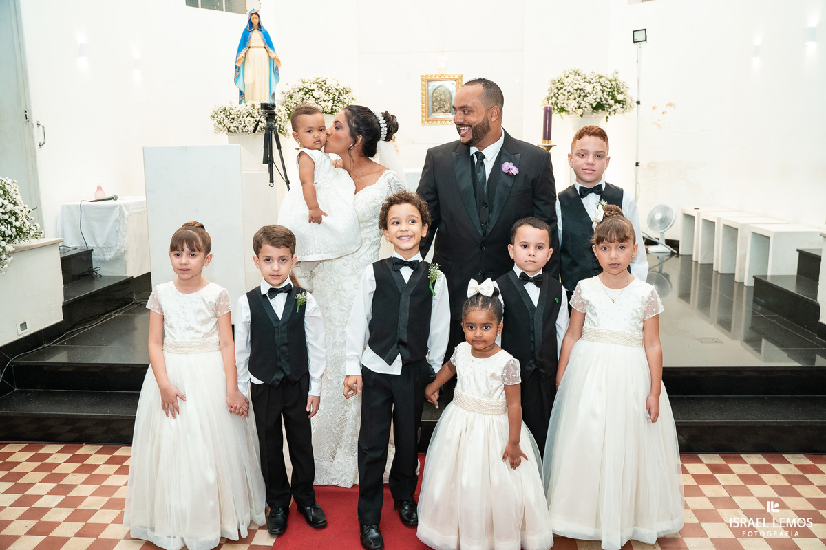 Fotografo de casamento faz fotos lindas na igreja N. S. das graças  em Para de Minas Israel Lemos fotografo