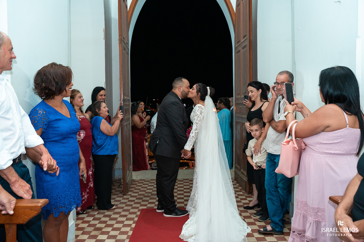 Fotografo de casamento faz fotos lindas na igreja N. S. das graças  em Para de Minas Israel Lemos fotografo