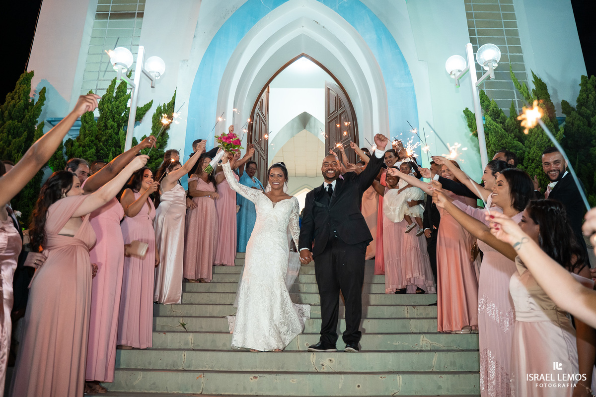 Fotografo de casamento faz fotos lindas na igreja N. S. das graças  em Para de Minas Israel Lemos fotografo