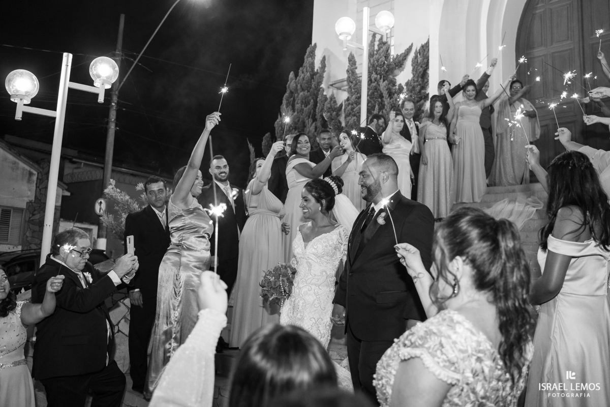 Fotografo de casamento faz fotos lindas na igreja N. S. das graças  em Para de Minas Israel Lemos fotografo
