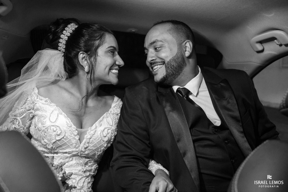 Fotografo de casamento faz fotos lindas na igreja N. S. das graças  em Para de Minas Israel Lemos fotografo