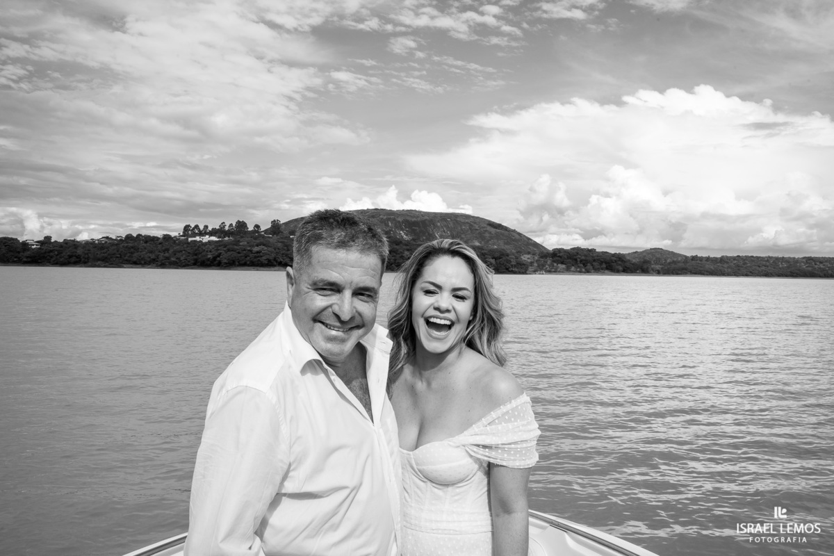 fotografo Israel Lemos faz lindas fotos na cidade de Carmo Do Cajuru com lancha alugada  