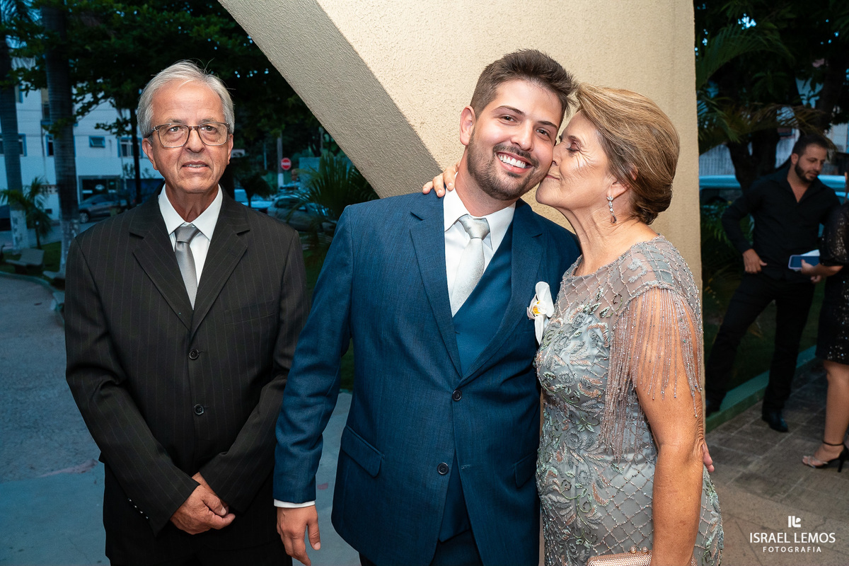 beijo dde despedida da mae