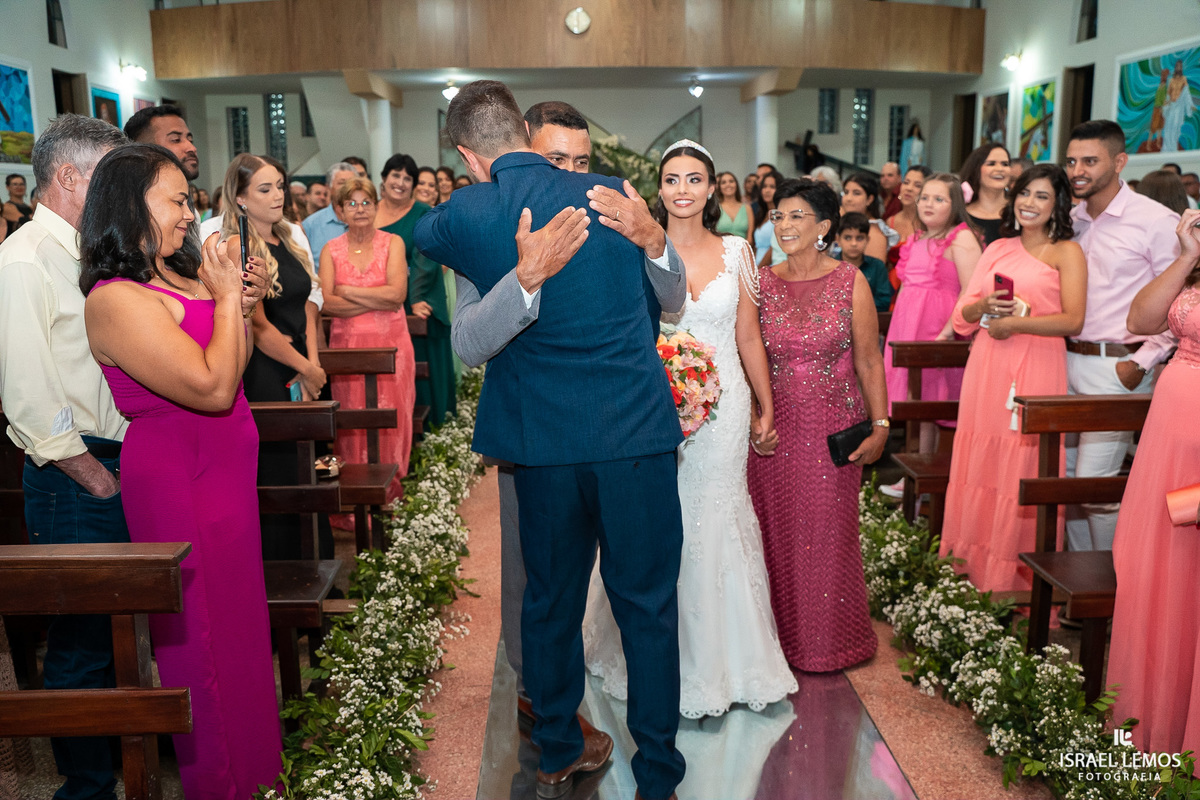 casamento na igreja de sao sebastião em inhaúma mg fotos lindas do fotografo de cachoeira da prata israel lemos