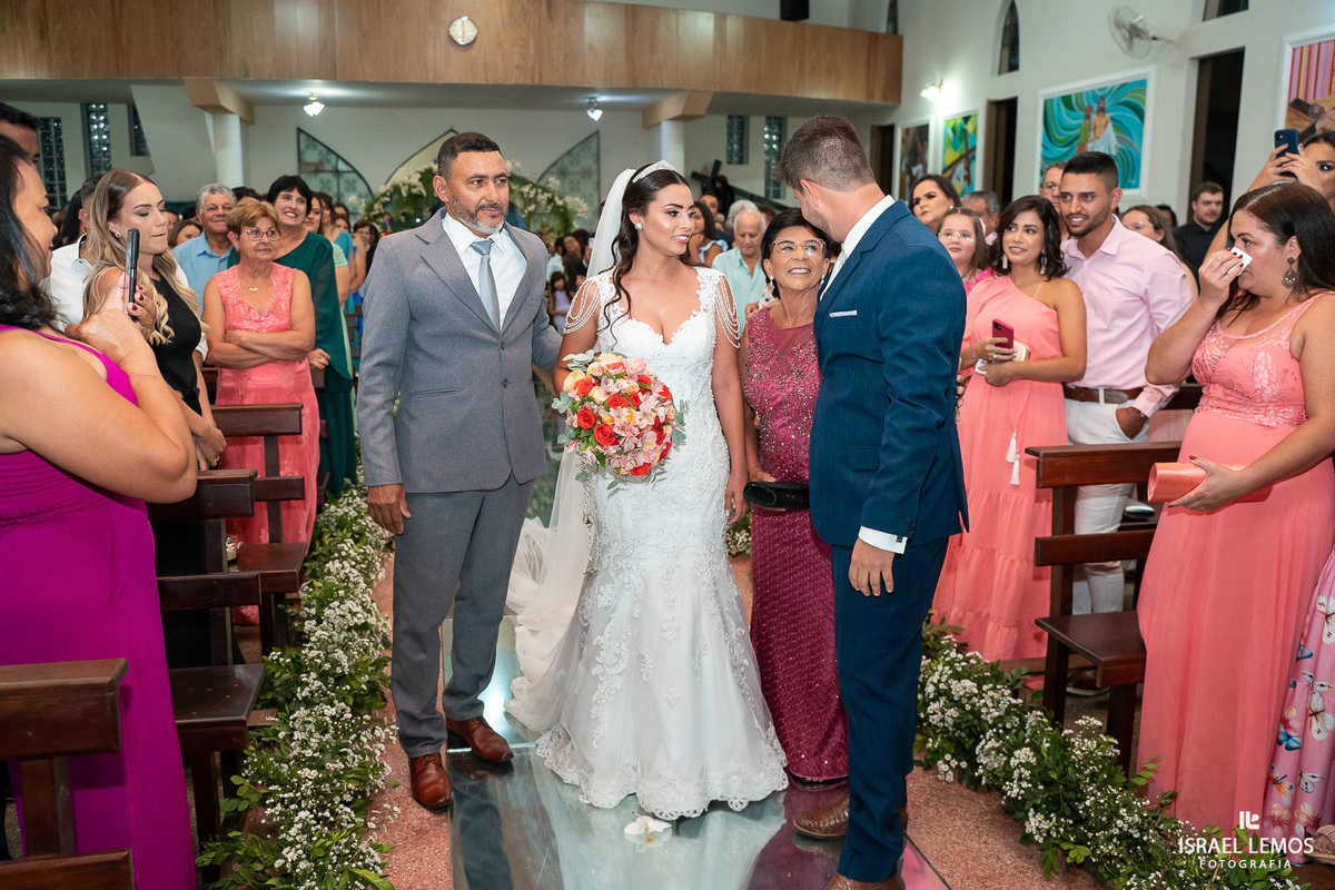 casamento na igreja de sao sebastião em inhaúma mg fotos lindas do fotografo de cachoeira da prata israel lemos
