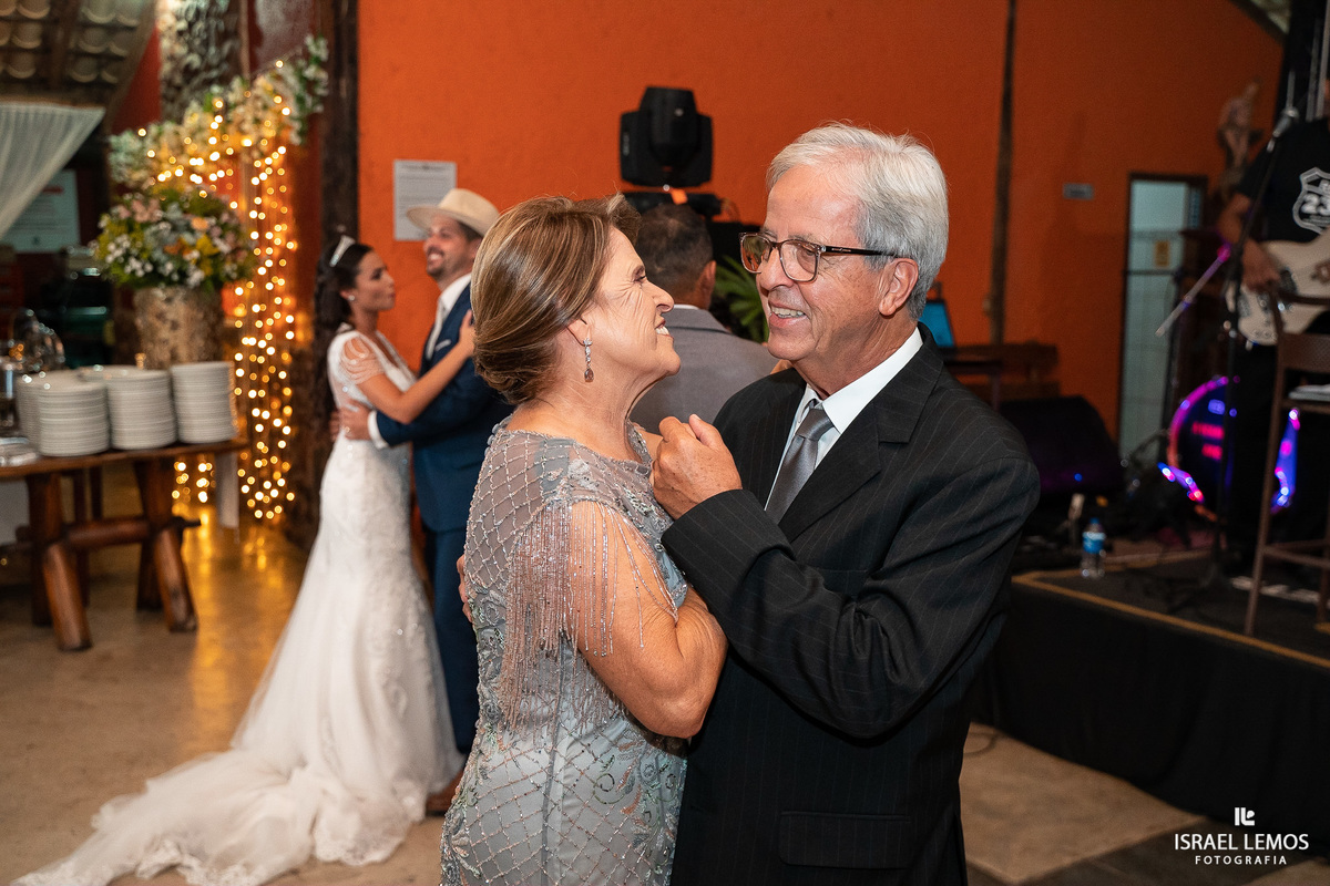 Recepção do casamento de vitor e ludimyla esse casal de veterinários fizeram a festa de casamento no coninho em inhaúma com fotos lindas Israel Lemos fotografo de casamento
