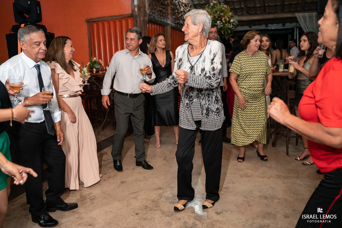 Recepção do casamento de vitor e ludimyla esse casal de veterinários fizeram a festa de casamento no coninho em inhaúma com fotos lindas Israel Lemos fotografo de casamento