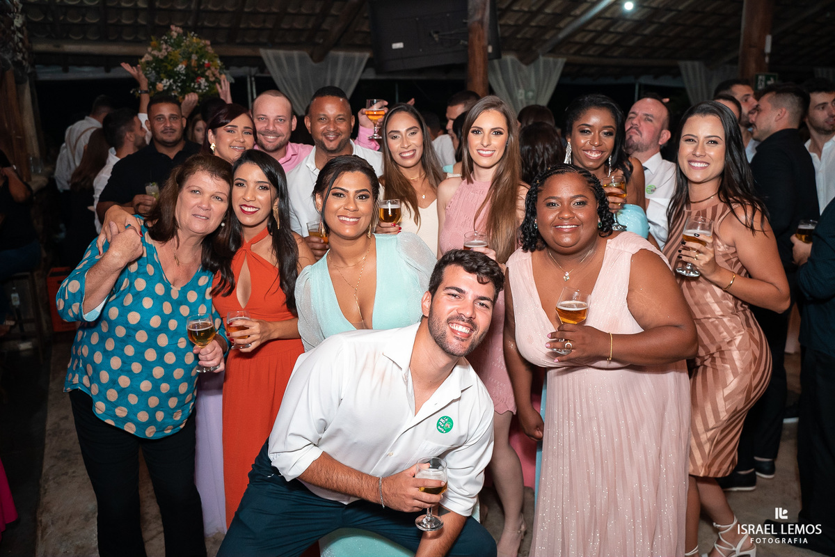 Recepção do casamento de vitor e ludimyla esse casal de veterinários fizeram a festa de casamento no coninho em inhaúma com fotos lindas Israel Lemos fotografo de casamento