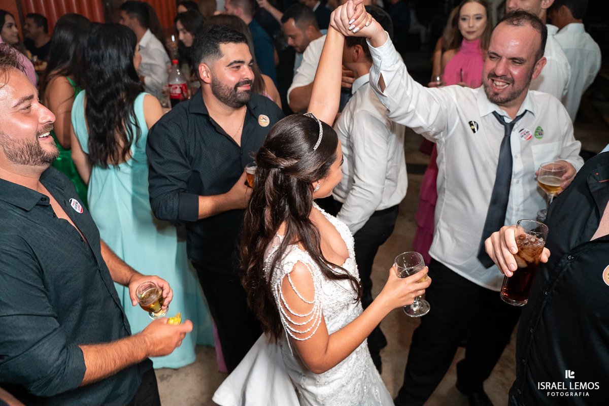 Recepção do casamento de vitor e ludimyla esse casal de veterinários fizeram a festa de casamento no coninho em inhaúma com fotos lindas Israel Lemos fotografo de casamento