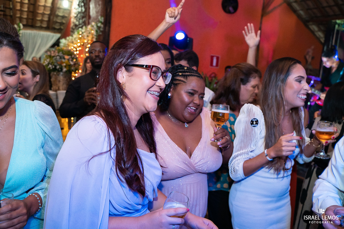 Recepção do casamento de vitor e ludimyla esse casal de veterinários fizeram a festa de casamento no coninho em inhaúma com fotos lindas Israel Lemos fotografo de casamento