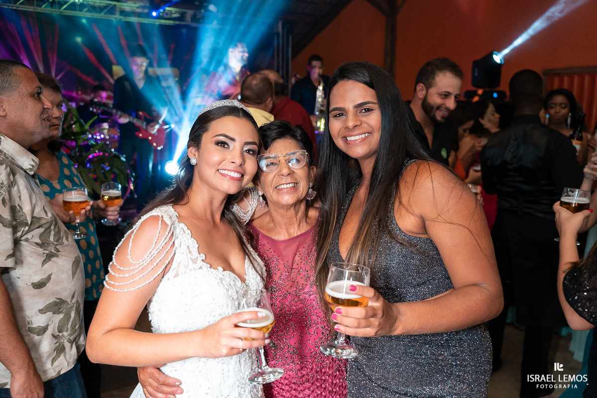 Recepção do casamento de vitor e ludimyla esse casal de veterinários fizeram a festa de casamento no coninho em inhaúma com fotos lindas Israel Lemos fotografo de casamento