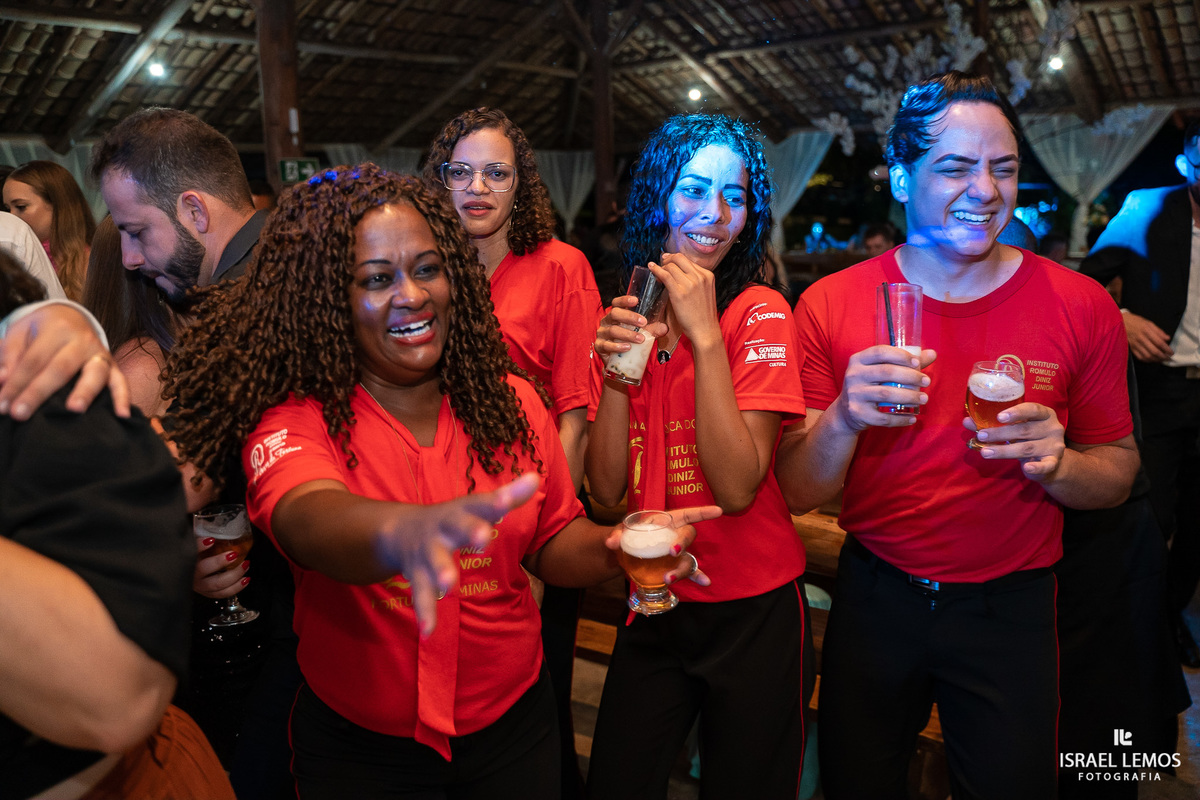 Recepção do casamento de vitor e ludimyla esse casal de veterinários fizeram a festa de casamento no coninho em inhaúma com fotos lindas Israel Lemos fotografo de casamento