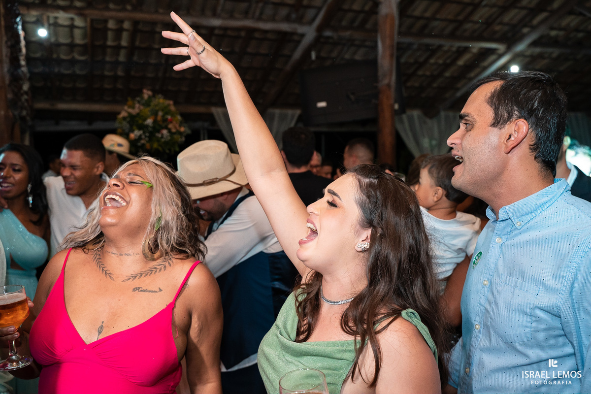 Recepção do casamento de vitor e ludimyla esse casal de veterinários fizeram a festa de casamento no coninho em inhaúma com fotos lindas Israel Lemos fotografo de casamento