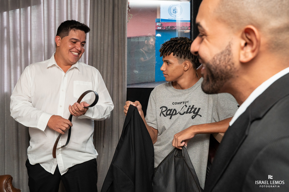 Fotografia de makeup do noivo em para de minas por Israel Lemos eleito o melhor melhor fotografo de para dFotografia de makeup do noivo em para de minas por Israel Lemos eleito o melhor melhor fotografo de para de Minase Minas