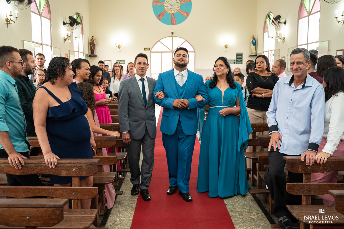 Casamento na igreja Santo Antonio em Para de minas fotos pelo fotografo eleito o melhor fotografo de para de minas 