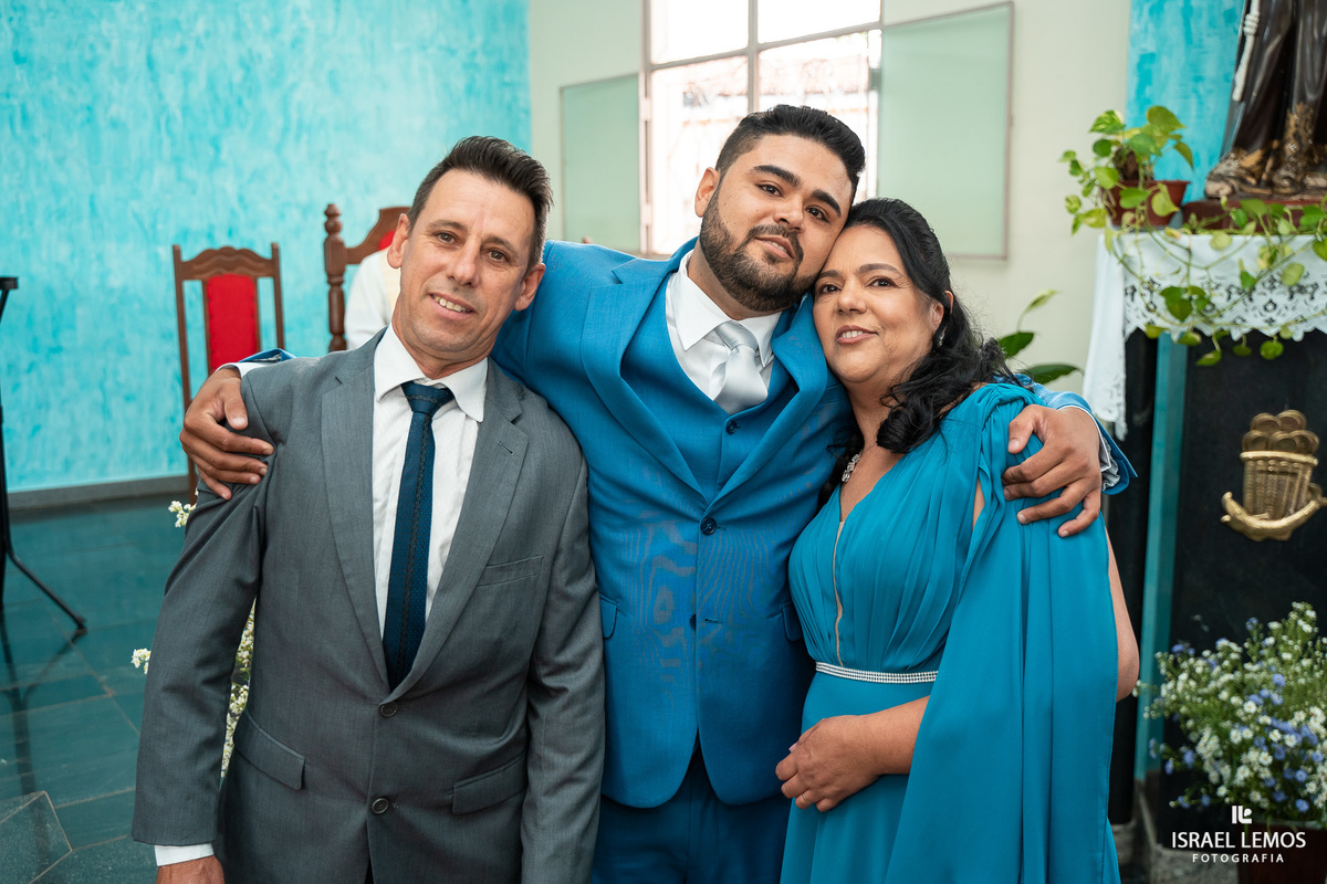 Casamento na igreja Santo Antonio em Para de minas fotos pelo fotografo eleito o melhor fotografo de para de minas 