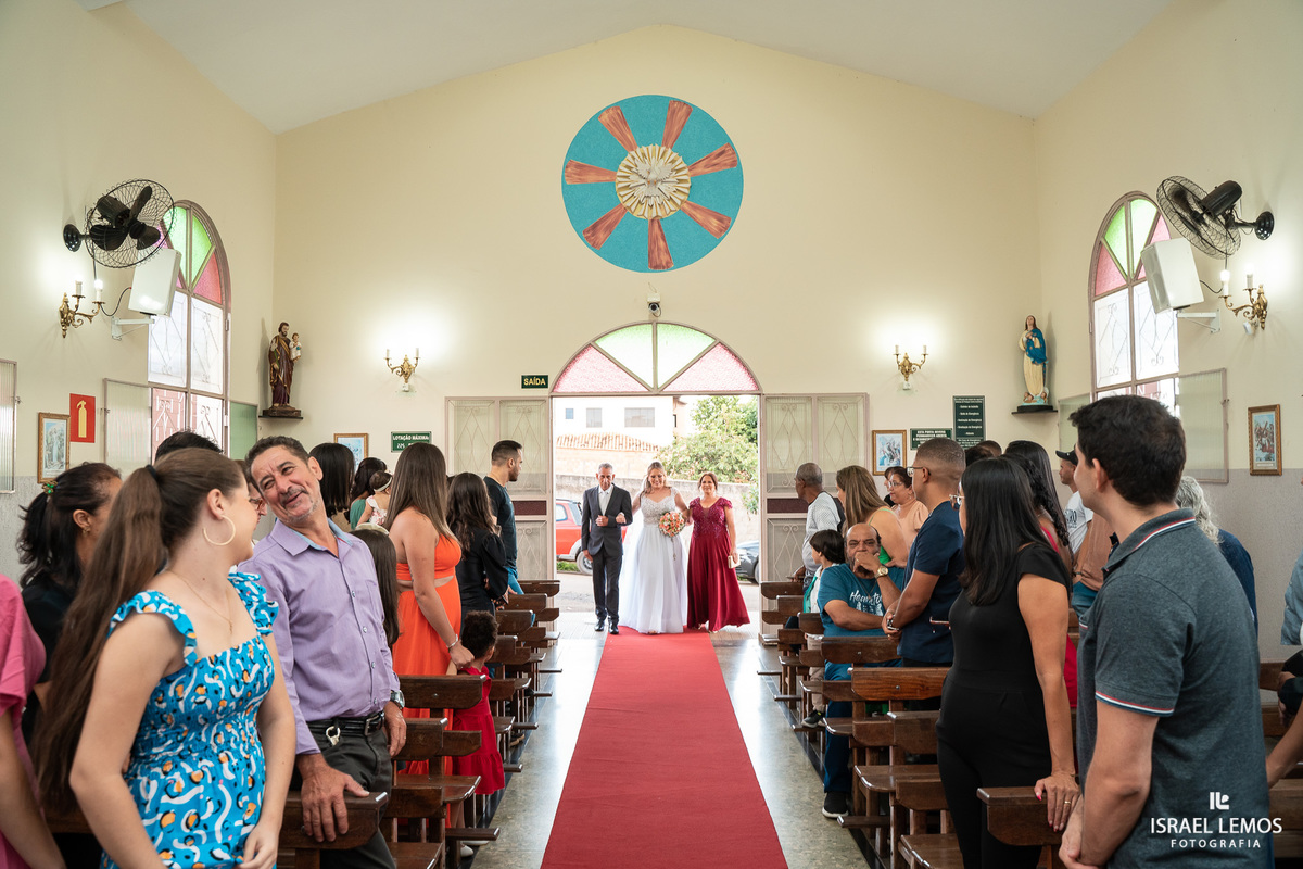 Casamento na igreja Santo Antonio em Para de minas fotos pelo fotografo eleito o melhor fotografo de para de minas 