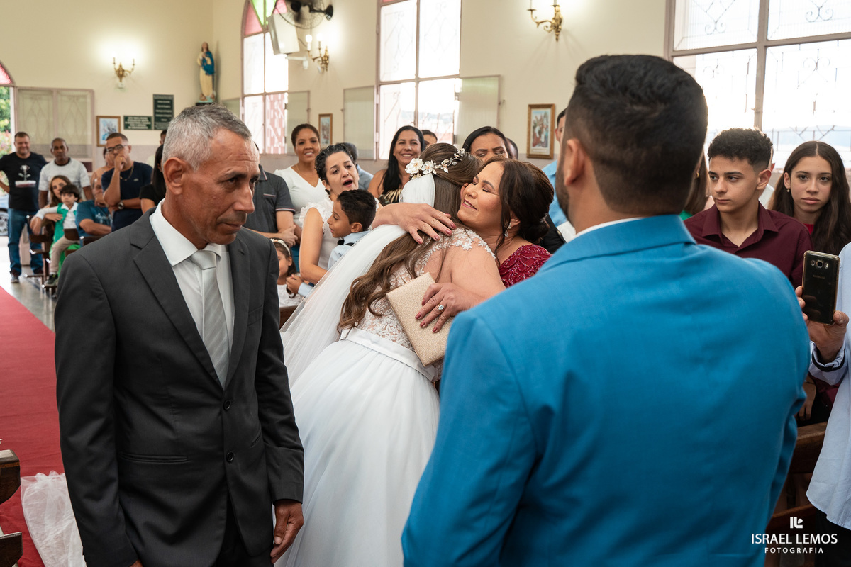 Casamento na igreja Santo Antonio em Para de minas fotos pelo fotografo eleito o melhor fotografo de para de minas 